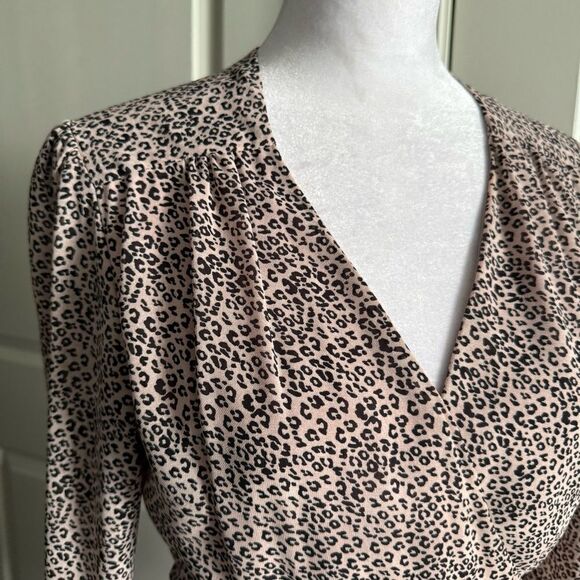 WAYF Blush Pink Micro Animal Print Long Sleeve Wrap Dress Size M - Picture 7 of 7
